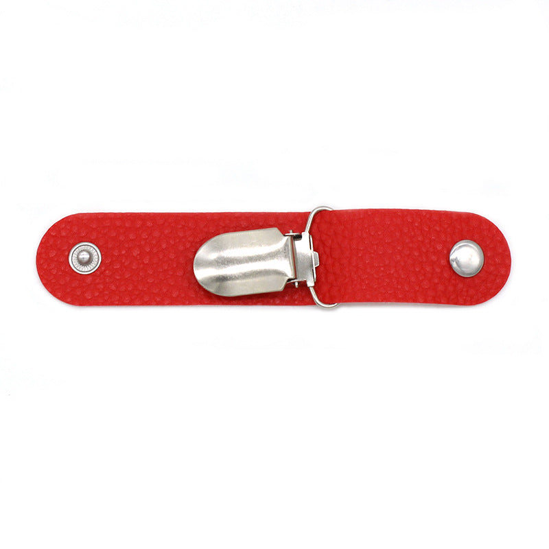 AuraClip™ Magnetic Leather Hat Holder – Hands-Free Travel Essential