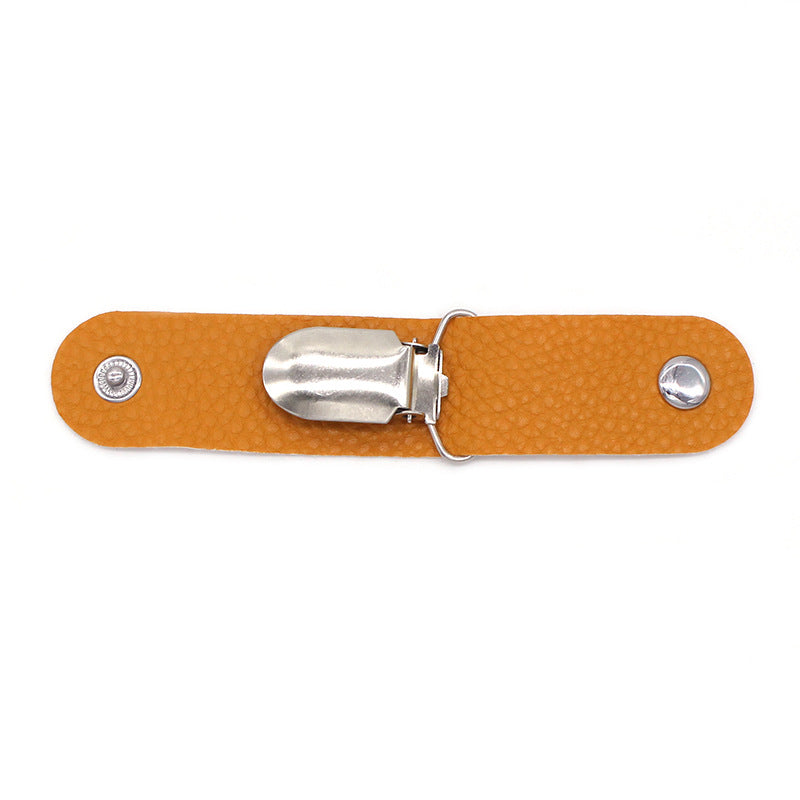 AuraClip™ Magnetic Leather Hat Holder – Hands-Free Travel Essential