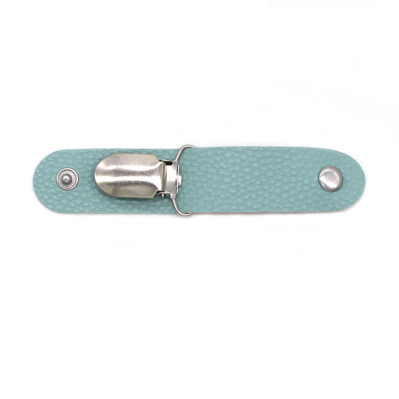 AuraClip™ Magnetic Leather Hat Holder – Hands-Free Travel Essential