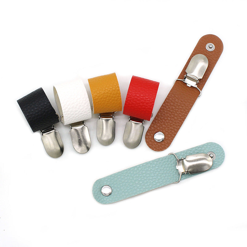 AuraClip™ Magnetic Leather Hat Holder – Hands-Free Travel Essential