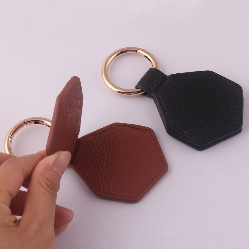 AuraClip™ Magnetic Travel Hat Holder (Hands-Free Luggage Clip)