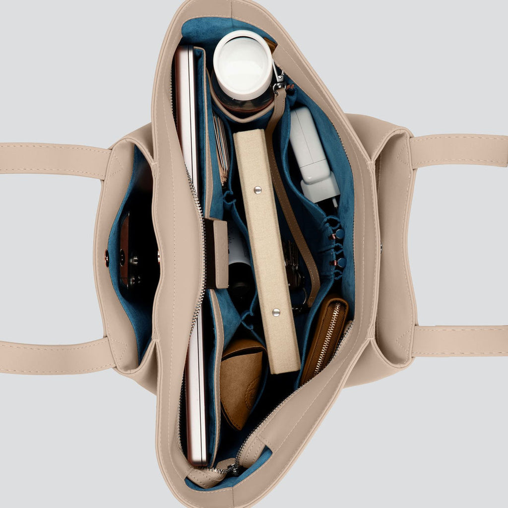 AuraCloud™ Signature Travel Tote – The Ultimate Weekend Carryall