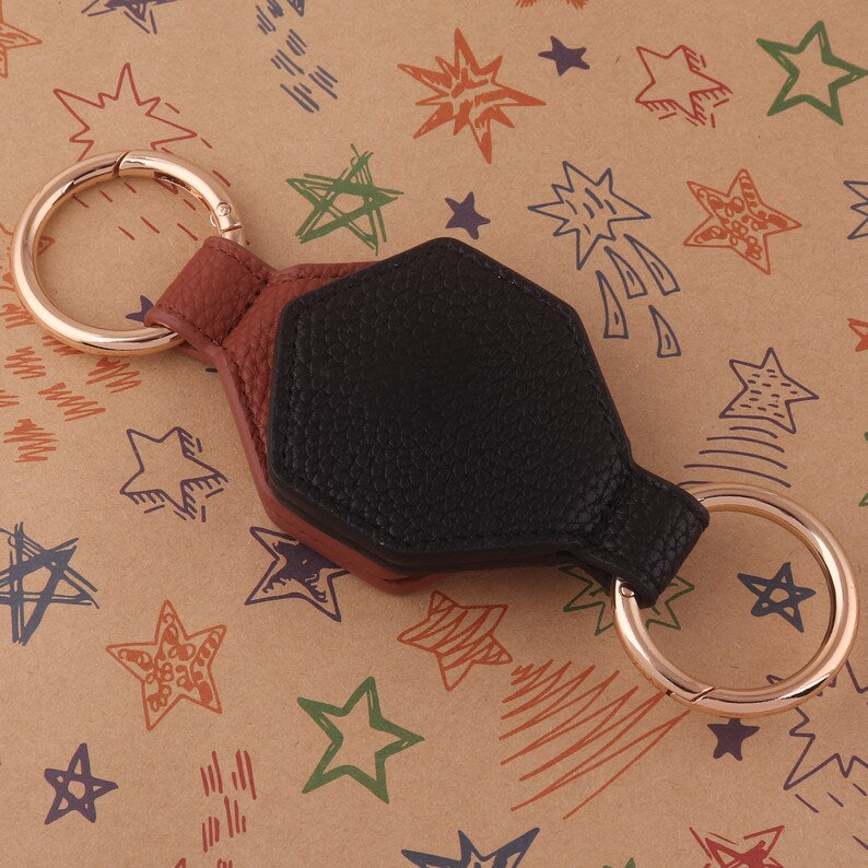 AuraClip™ Magnetic Travel Hat Holder (Hands-Free Luggage Clip)