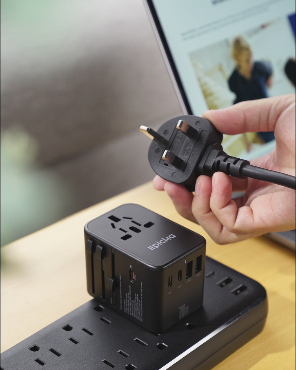AuraPlug™ Universal GaN Travel Adapter – 65W Fast Charge