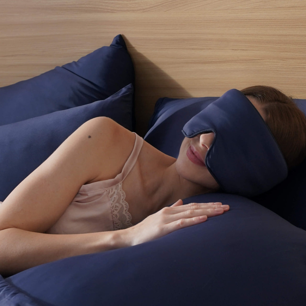 AuraRest™ Cooling Gel Eye Mask – Dual-Therapy Sleep Shield
