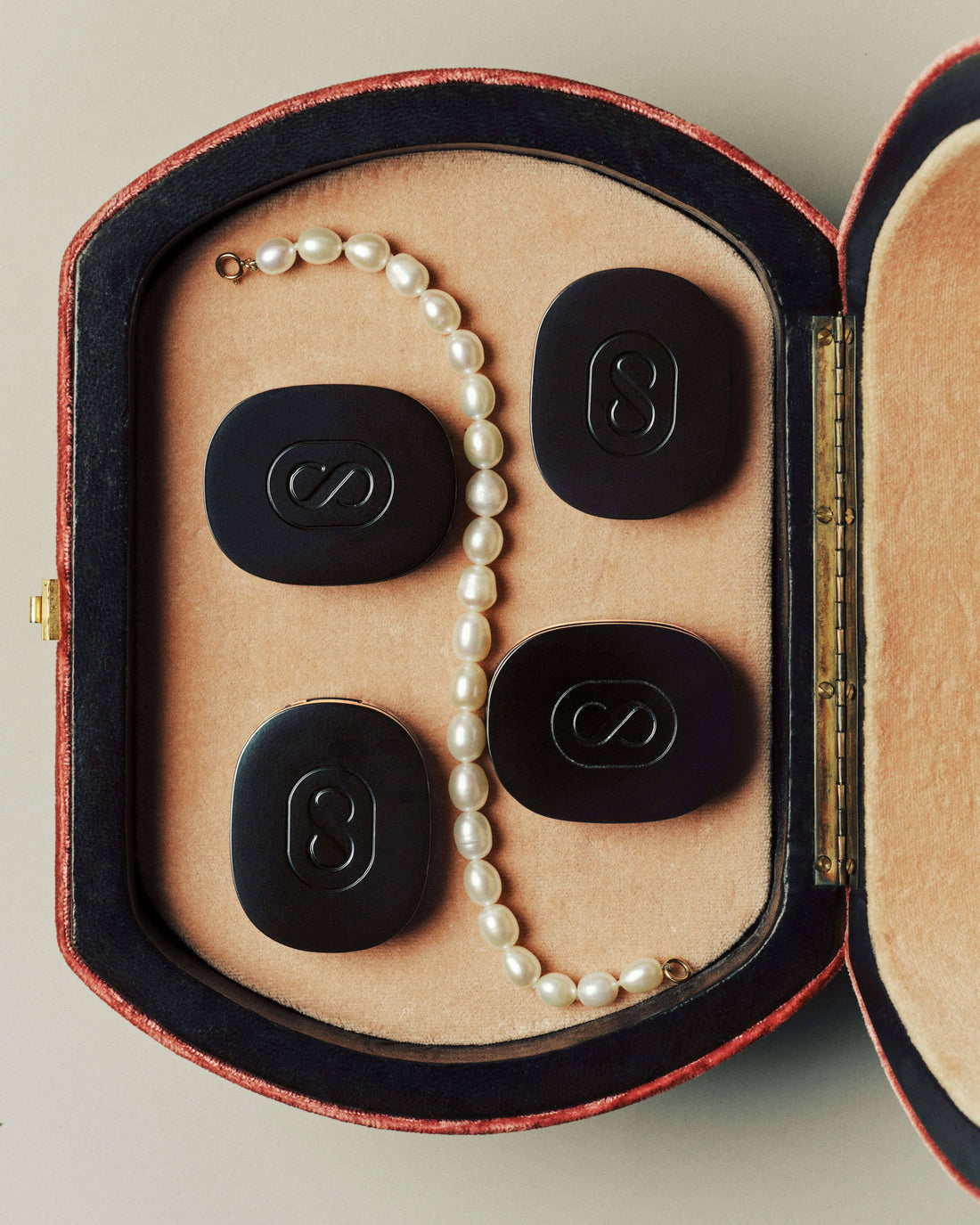 AuraScent™ Solid Perfume Stick – Alcohol-Free Travel Fragrance