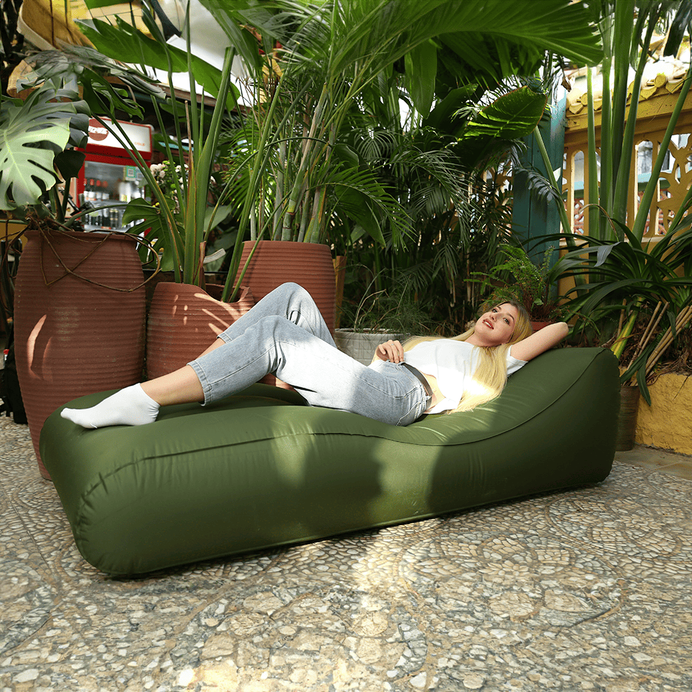 AuraLounge™ – Self-Inflating Waterproof Air Lounger