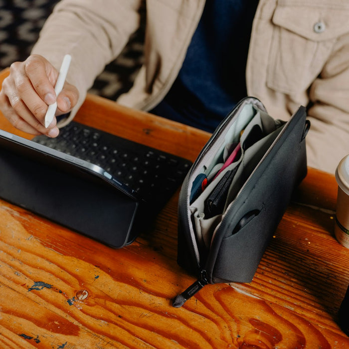 AuraLink™ Minimalist Tech & Cable Organizer