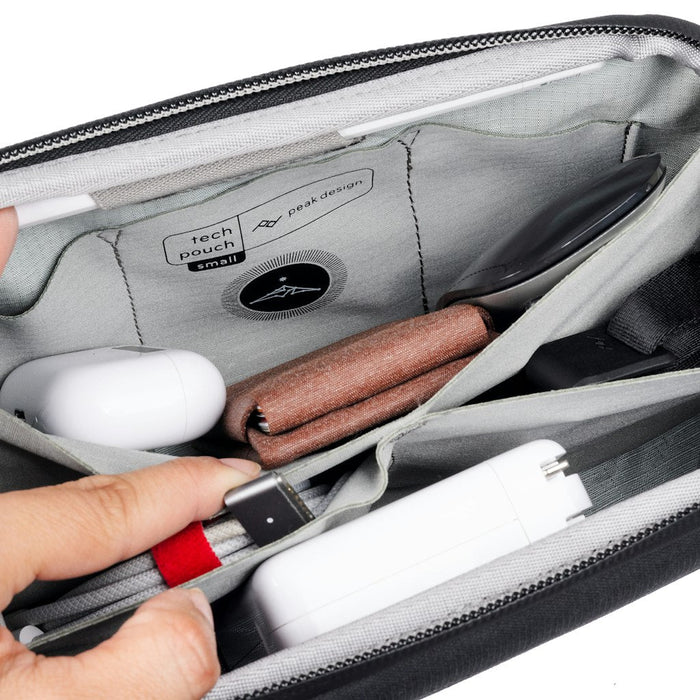 AuraLink™ Minimalist Tech & Cable Organizer